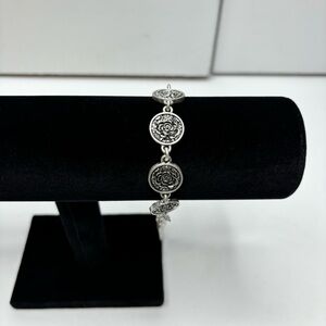 Price firm LUCKY BRAND Silver Circle Flower Charm Bracelet